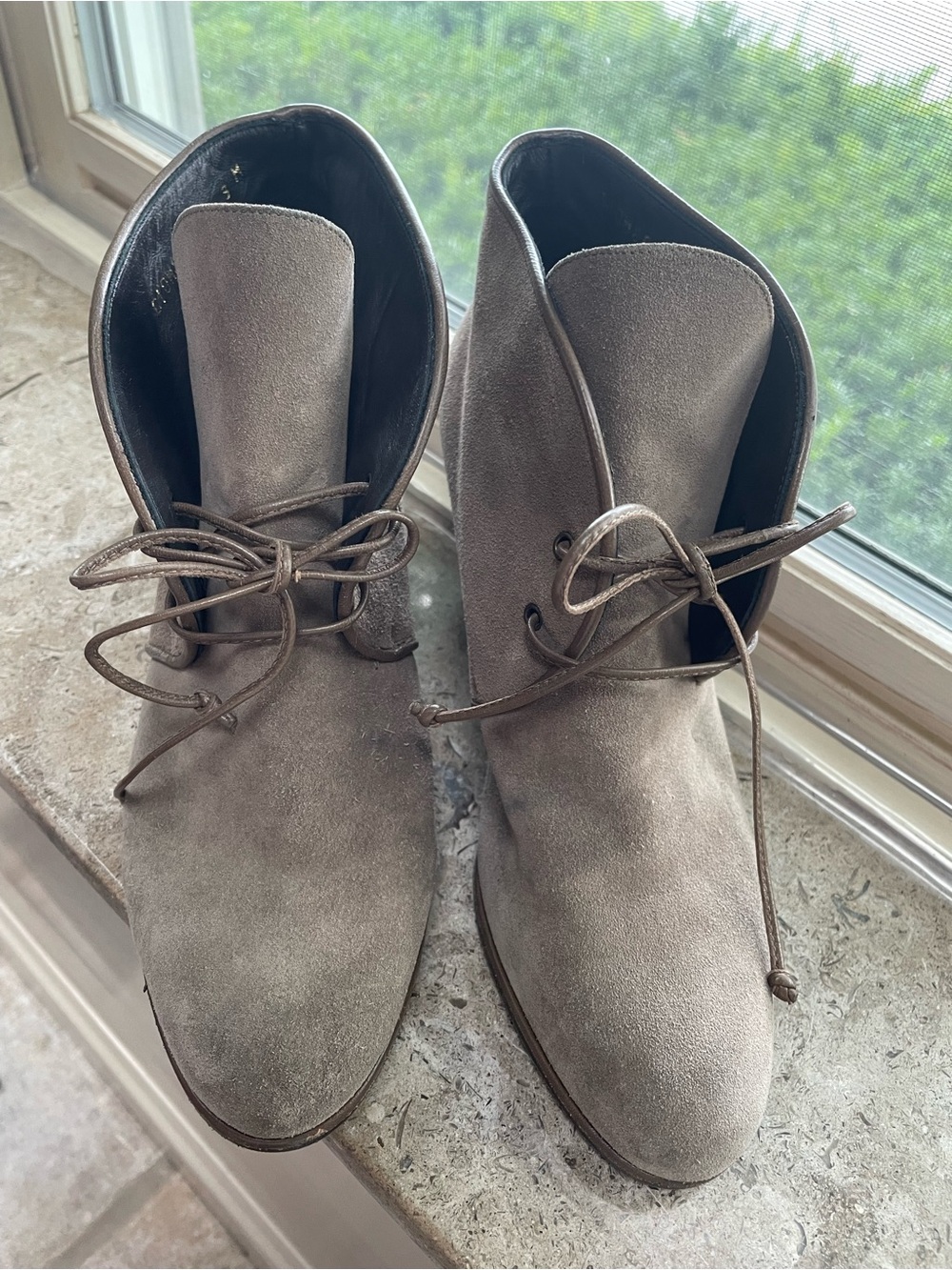 Stuart Weitzman Taupe Suede Lace-Up Ankle Boot Booties Size 9